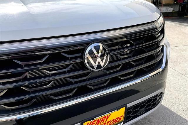2025 Volkswagen Atlas Cross Sport 2.0T SE w/Technology