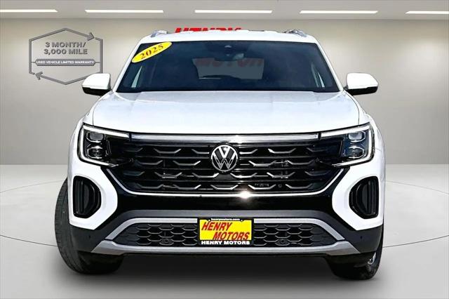 2025 Volkswagen Atlas Cross Sport 2.0T SE w/Technology