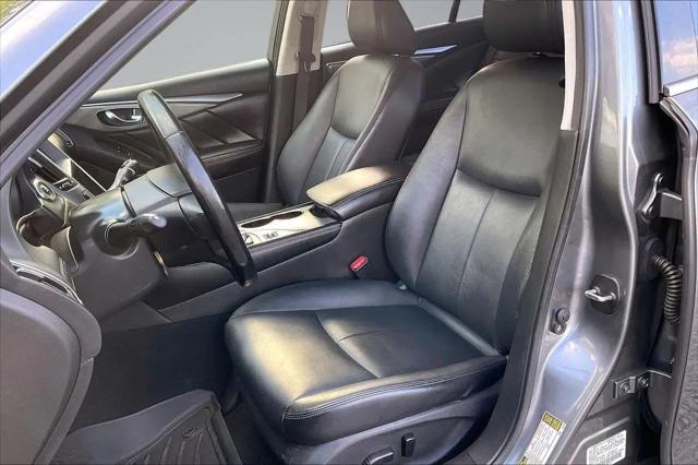 2015 INFINITI Q50 Standard