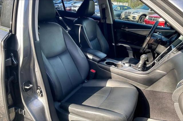 2015 INFINITI Q50 Standard