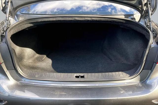 2015 INFINITI Q50 Standard