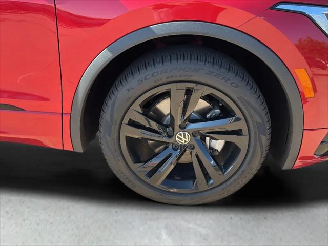 2024 Volkswagen Tiguan 2.0T SE R-Line Black
