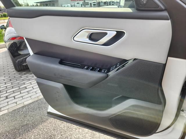 2026 Land Rover Range Rover Velar P250 Dynamic SE