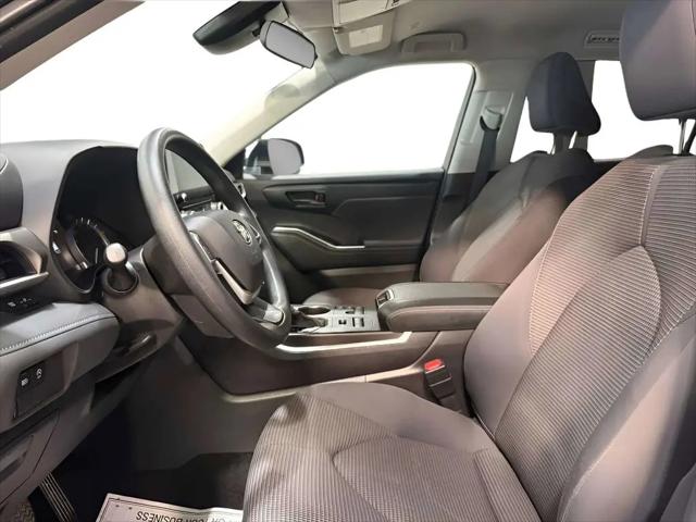 2024 Toyota Highlander LE
