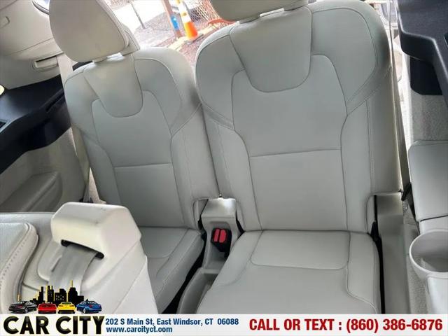 2016 Volvo XC90 T6 Momentum