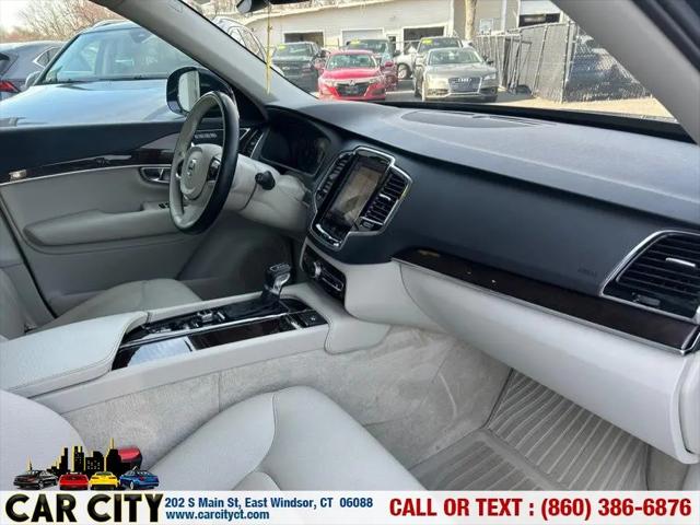 2016 Volvo XC90 T6 Momentum