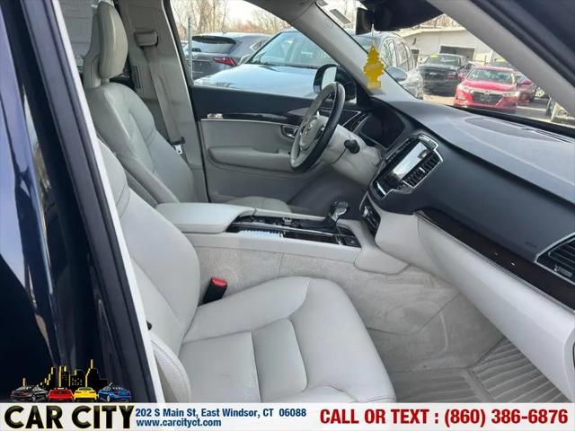 2016 Volvo XC90 T6 Momentum