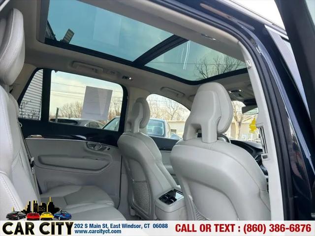 2016 Volvo XC90 T6 Momentum
