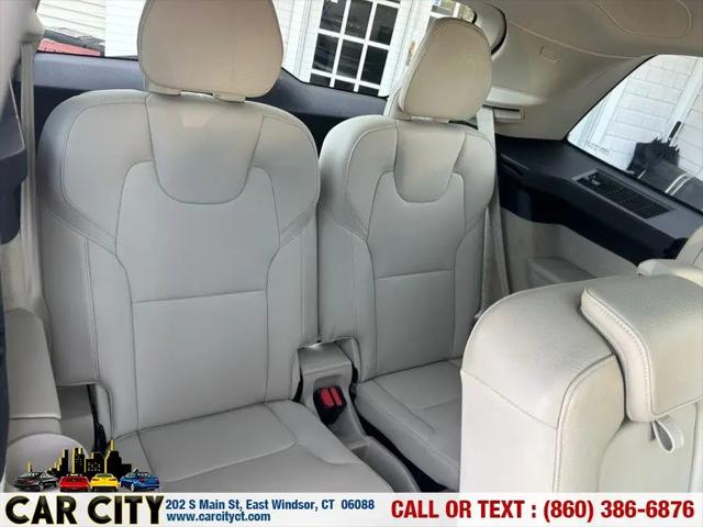 2016 Volvo XC90 T6 Momentum