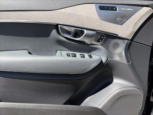 2023 Volvo XC90 Recharge T8 Ultimate Bright Theme 7-Seater