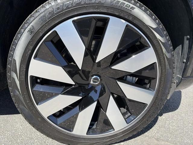 2023 Volvo XC90 Recharge T8 Ultimate Bright Theme 7-Seater