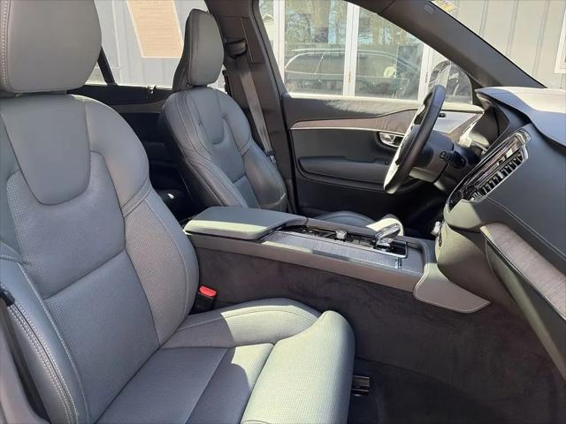 2023 Volvo XC90 Recharge T8 Ultimate Bright Theme 7-Seater
