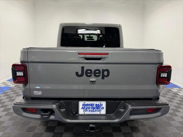 2022 Jeep Gladiator Sport