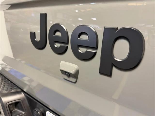 2022 Jeep Gladiator Sport