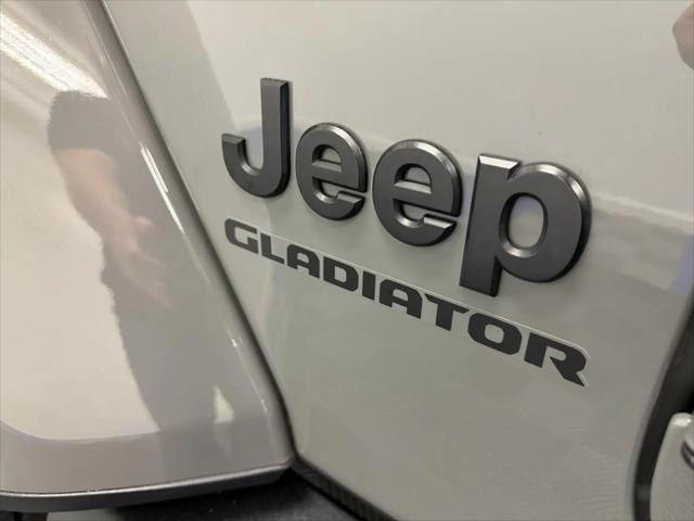 2022 Jeep Gladiator Sport