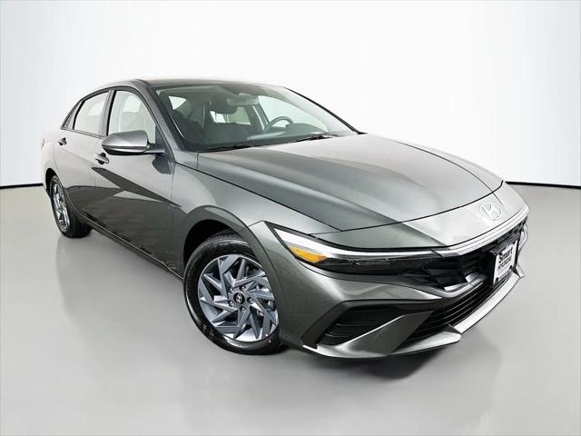2026 Hyundai Elantra Hybrid Blue for sale in Davenport, IA