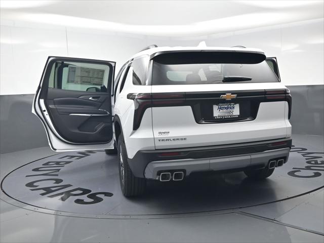 2026 Chevrolet Traverse FWD LT