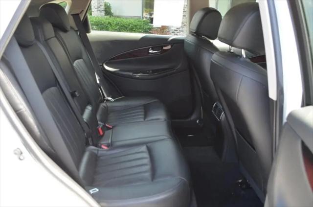 2017 INFINITI QX50 Standard