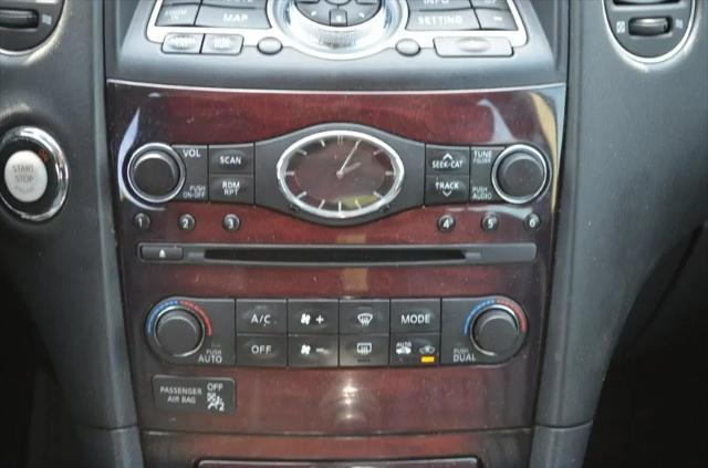 2017 INFINITI QX50 Standard
