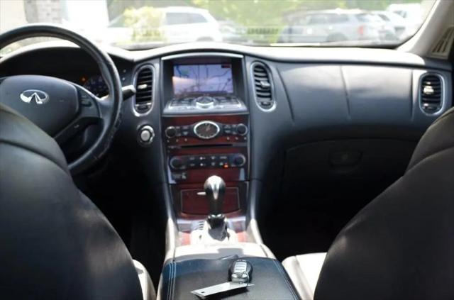 2017 INFINITI QX50 Standard