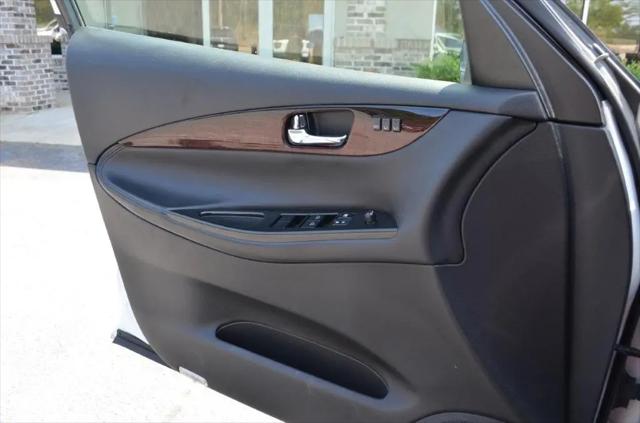 2017 INFINITI QX50 Standard