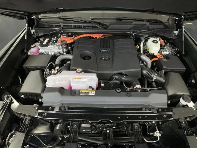 2026 Toyota Tundra Platinum Hybrid CrewMax 5.5' Bed