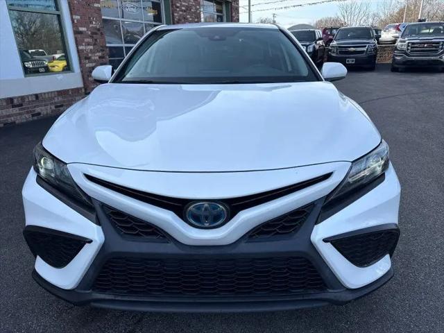 2021 Toyota Camry SE Hybrid