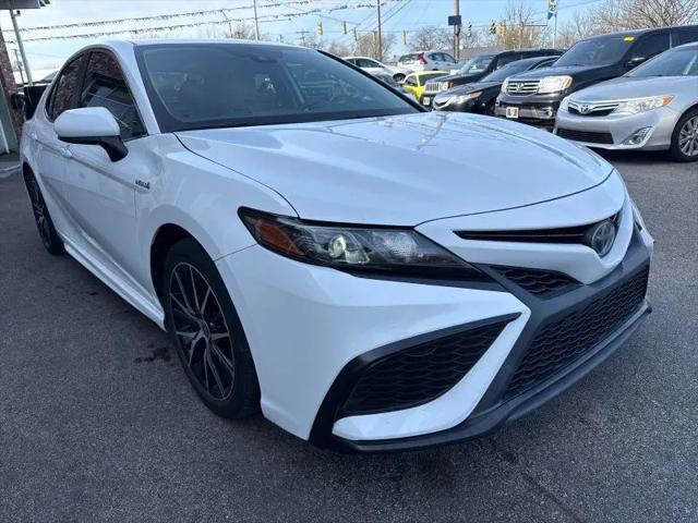 2021 Toyota Camry SE Hybrid