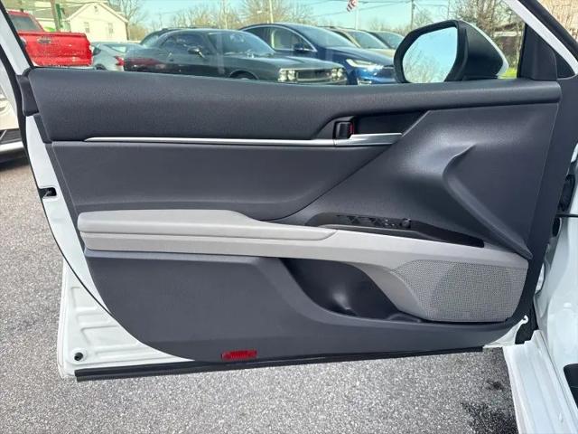 2021 Toyota Camry SE Hybrid