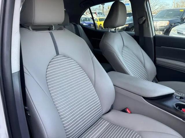 2021 Toyota Camry SE Hybrid