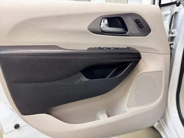 2020 Chrysler Pacifica Touring L