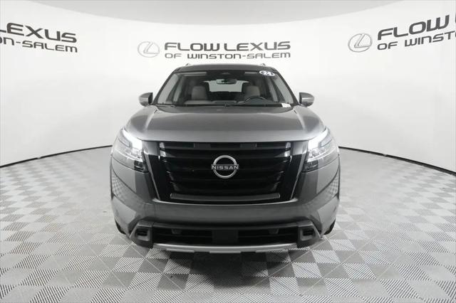 2024 Nissan Pathfinder SL FWD