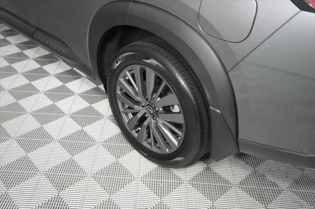2024 Nissan Pathfinder SL FWD