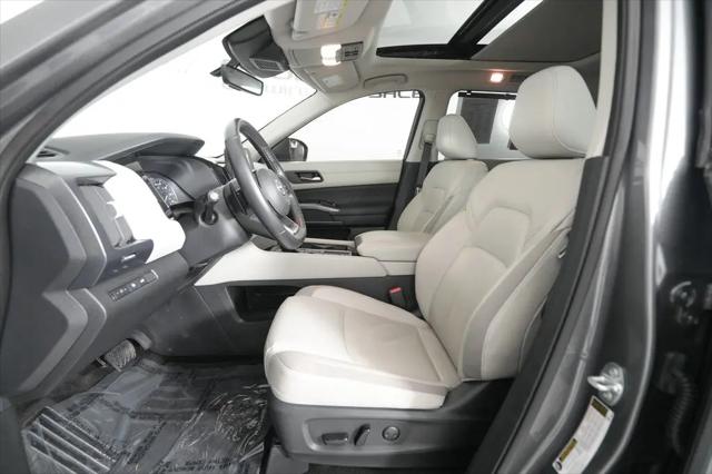 2024 Nissan Pathfinder SL FWD
