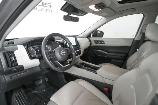 2024 Nissan Pathfinder SL FWD