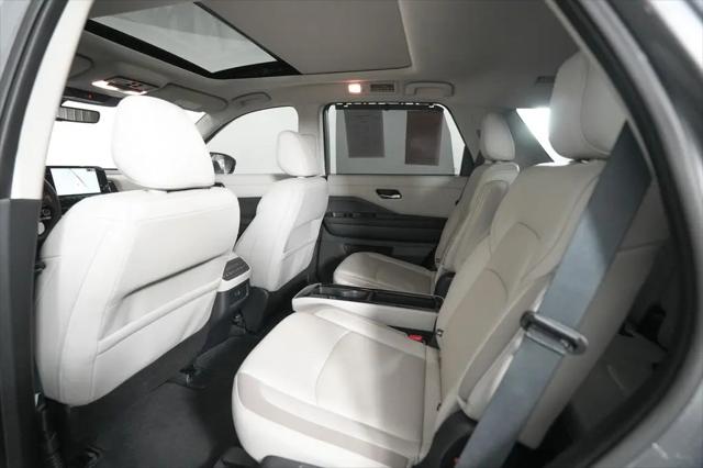 2024 Nissan Pathfinder SL FWD