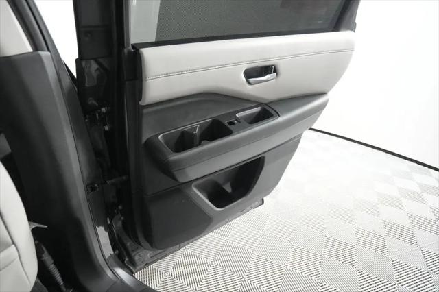 2024 Nissan Pathfinder SL FWD