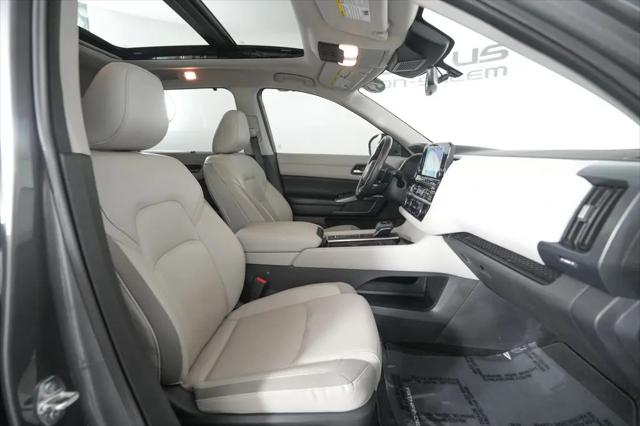 2024 Nissan Pathfinder SL FWD