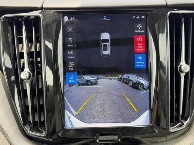 2023 Volvo XC60 B5 Ultimate Bright Theme
