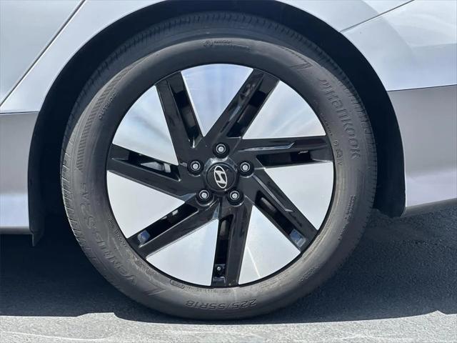2024 Hyundai IONIQ 6 SE Standard Range