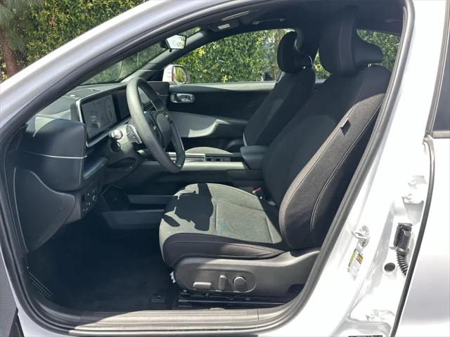 2024 Hyundai IONIQ 6 SE Standard Range
