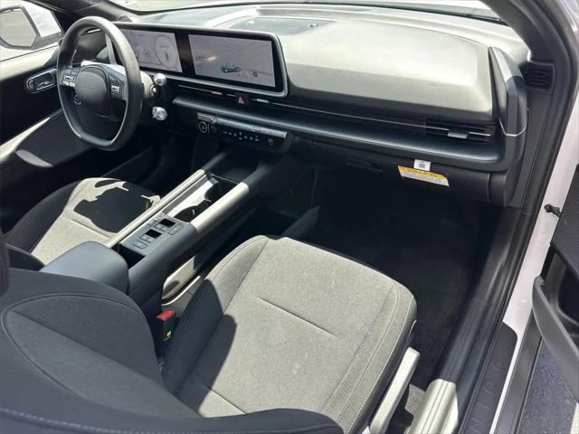 2024 Hyundai IONIQ 6 SE Standard Range