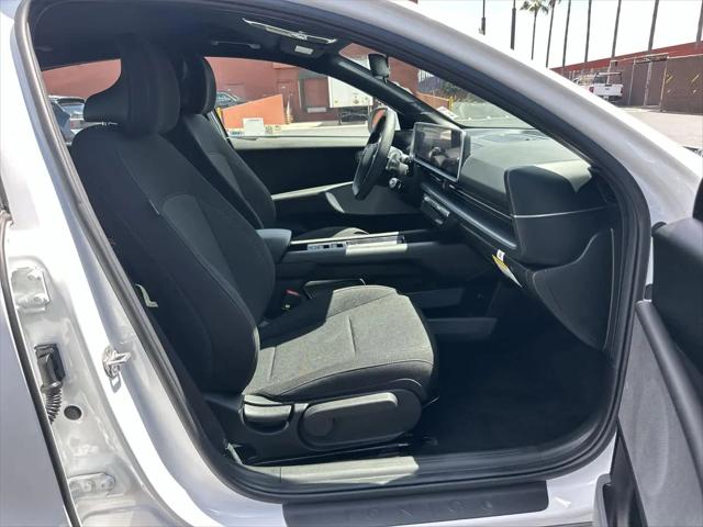 2024 Hyundai IONIQ 6 SE Standard Range
