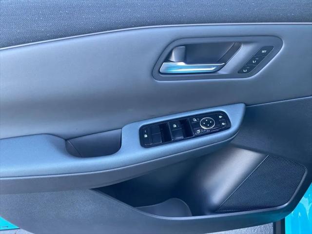 2026 Nissan LEAF PLATINUM+