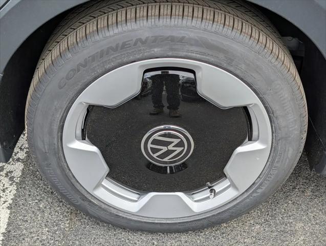 2025 Volkswagen ID. Buzz Pro S Plus with 4MOTION