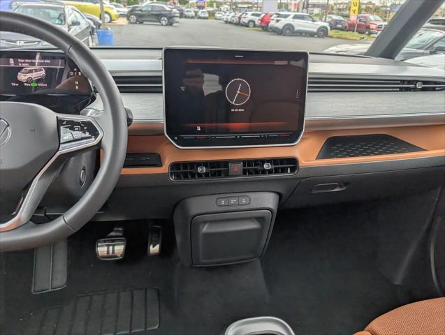 2025 Volkswagen ID. Buzz Pro S Plus with 4MOTION