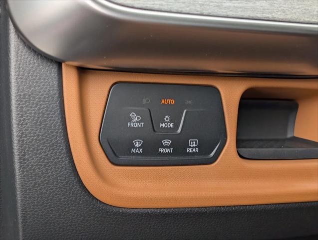 2025 Volkswagen ID. Buzz Pro S Plus with 4MOTION