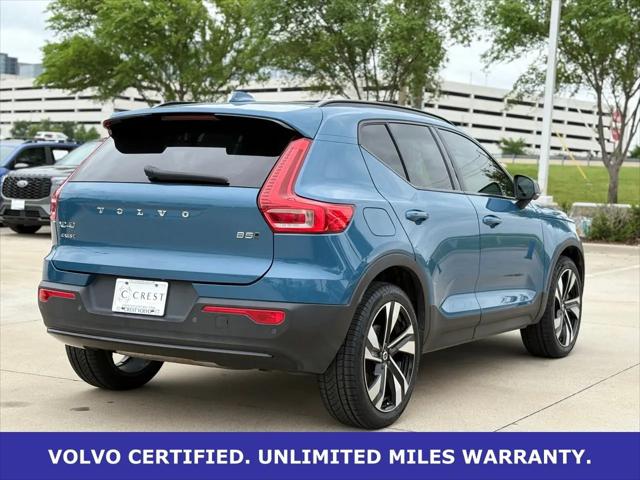 2023 Volvo XC40 B5 Ultimate Dark Theme