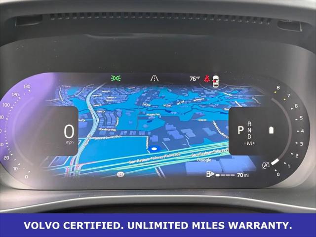 2023 Volvo XC40 B5 Ultimate Dark Theme