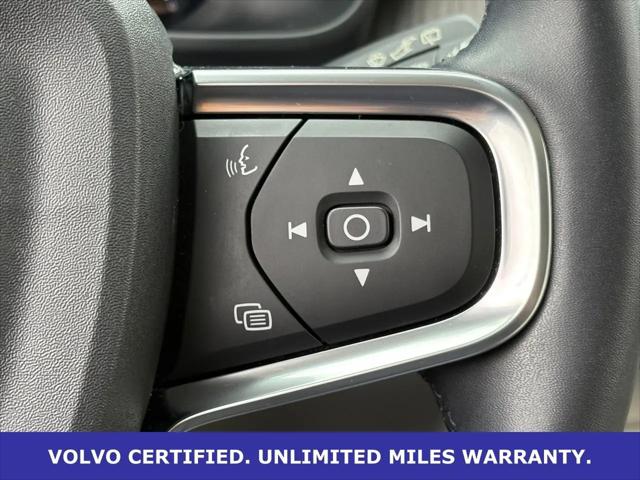 2023 Volvo XC40 B5 Ultimate Dark Theme